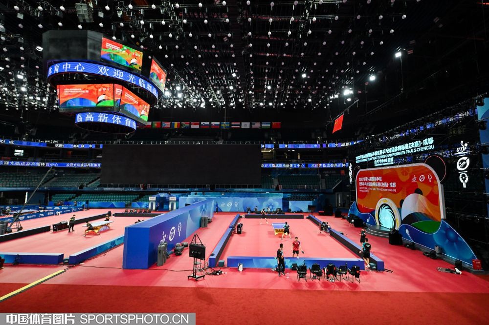 张镇麟上海首秀出战7分钟，3中3得到6分